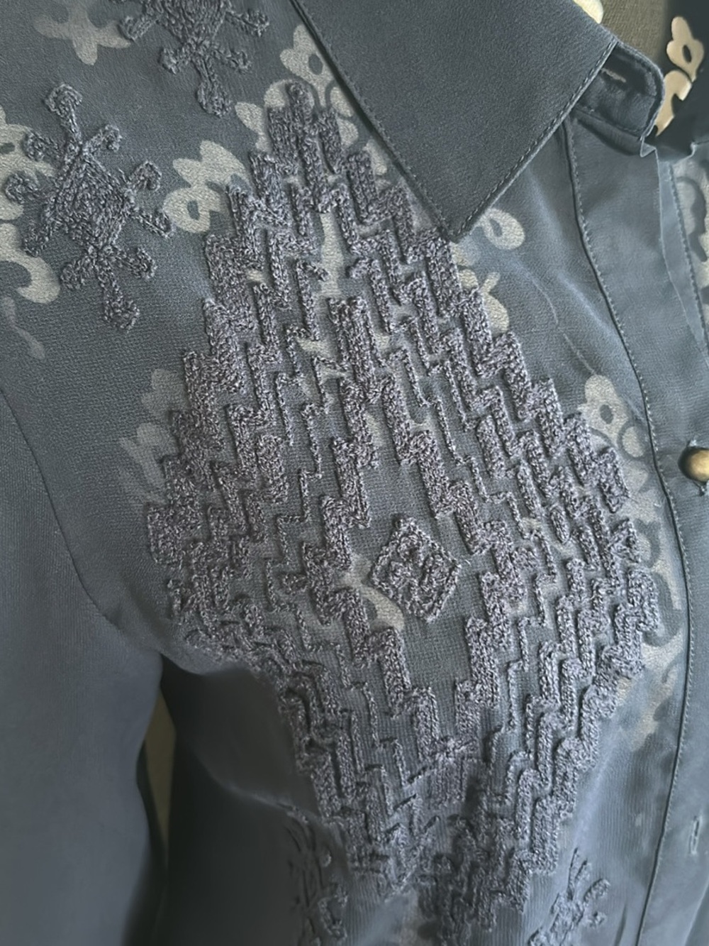 Embroidered Navy Button-Up Blouse Double D Ranch size medium
